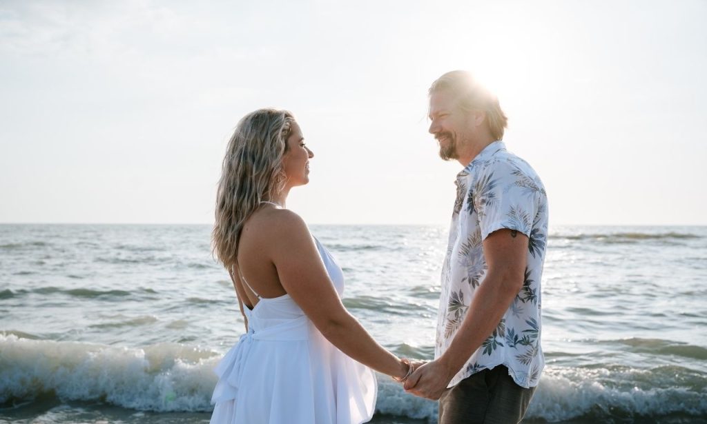 Tips for Your Picture-Perfect Sunset Family Photo Session at the Beach